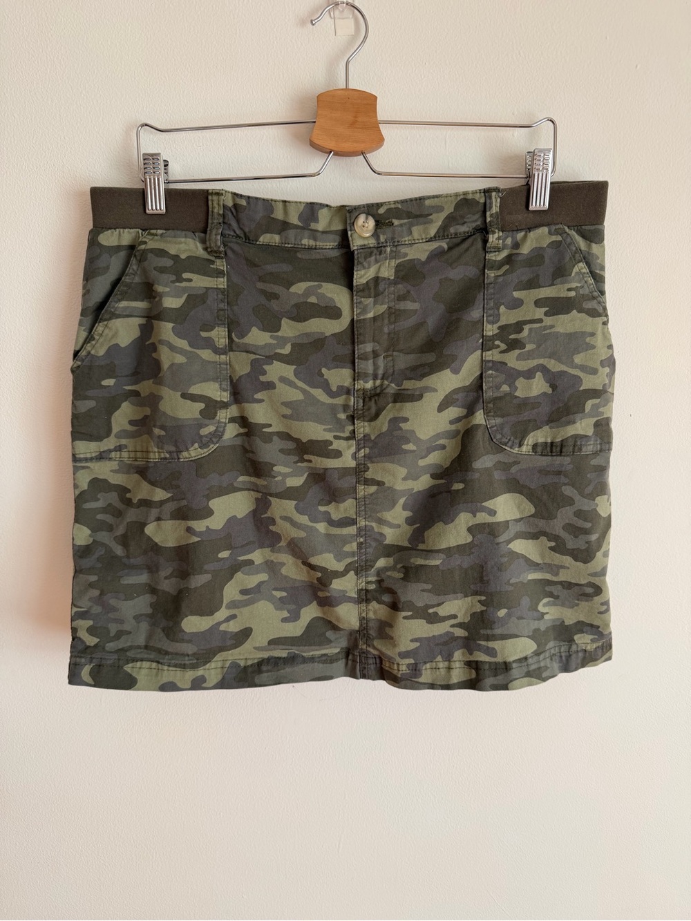 Lee Riders Mid Rise Camo Cargo Skort Elastic Waist Utility Green Size 12 / 14